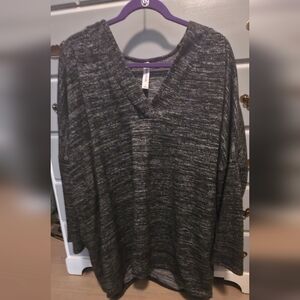 Zenana Outfitters Charcoal and Black Knit Top